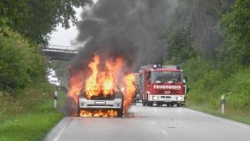 wacken-fans wollen besitz aus brennendem auto retten und fangen feuer