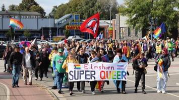 csd in elmshorn: bunte pride parade zieht durch die stadt