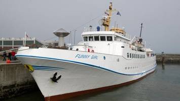 literweise diesel fließt in hafen: helgoland-törn muss ausfallen