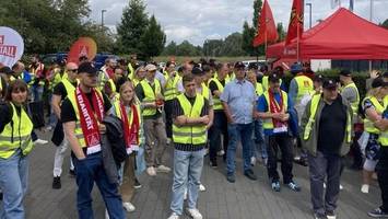 warnstreik in wedel: 130 trioptics-mitarbeiter protestieren