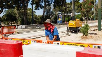 arbeitszeit: nach der sechs-tage-woche kommt jetzt der 13-stunden-tag in griechenland