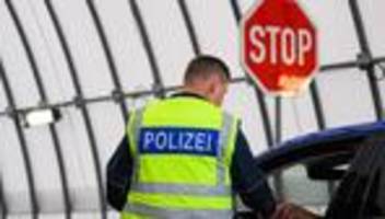 Migration: Dobrindt kündigt Verlängerung von Grenzkontrollen an