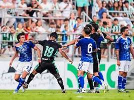 Harte Tacklings als Ursache: Ohrfeige, Faustschlag: Freundschaftsspiel eskaliert zu Schlägerei