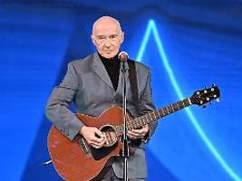 muss dringend behandelt werden: ex-ultravox-sänger midge ure bläst konzerte ab