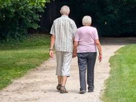 Rechenfehler bei Nachzahlung: Bericht: Millionen Rentner zahlten zu viel für Pflegeversicherung