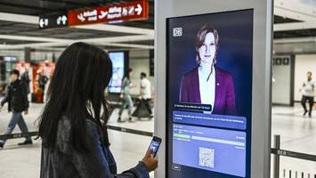 Flughafen BER: Wieso KI-Assistentin Kiana kaum eine Hilfe ist