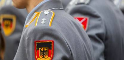 Bundeshaushalt: Lars Klingbeil plündert Kleiderkammer der Bundeswehr für Haushaltsmittel
