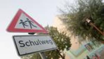 schulweg: gericht: siebenjähriger soll s-bahn zur schule nutzen