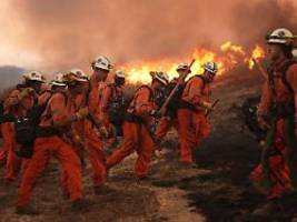 4000 menschen geflohen: waldbrand nahe los angeles breitet sich aus