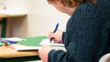 klausuren und tests: hessen sieht mainzer vorschlag zu schulprüfungen kritisch
