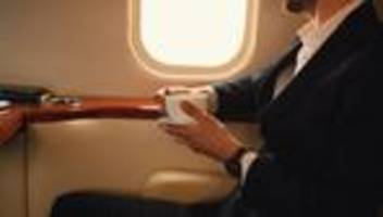 Kabinen-Chef: Fluggäste in der Business Class verdienen sehr viel mehr