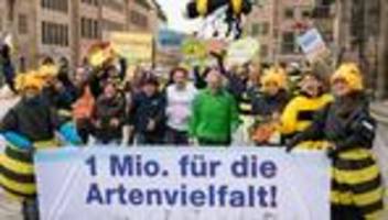 rettet die bienen: schadet bayerns bürokratieabbau dem artenschutz in bayern?