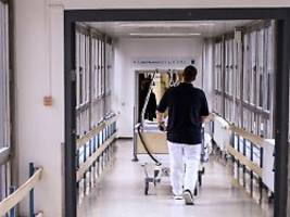 insgesamt dutzende todesfälle: mehr junge patientinnen 2023 wegen essstörungen in klinik