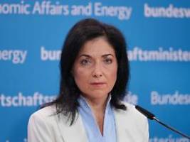 Einspeisevergütung adé?: Grüne laufen Sturm gegen Solarpläne von Katherina Reiche