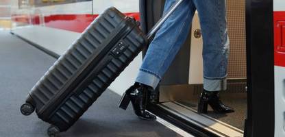 Deutsche Bahn: Erster stufenloser ICE erhält Zulassung: Bahn kündigt Einsatz ab Mitte Dezember an