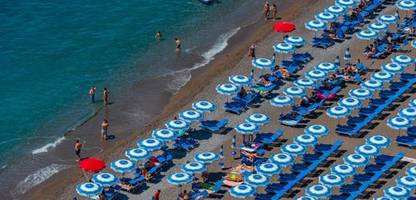 Italien: Mondpreise in kostenpflichtigen Strandbädern sorgen für Kritik