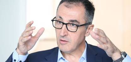 Baden-Württemberg: Grünenpolitiker Cem Özdemir will Social-Media-Nutzung unter 16 Jahren verbieten