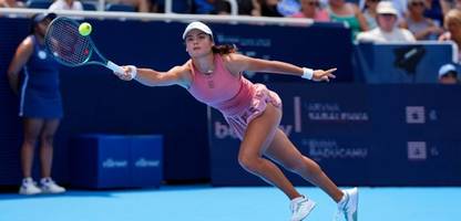 Tennis: Emma Raducanu beschwert sich gegen Aryna Sabalenka über weinendes Kind