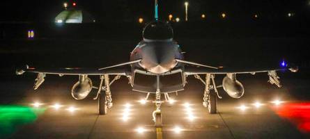 Warum am späten Montagabend zwei Eurofighter in Neuburg starten