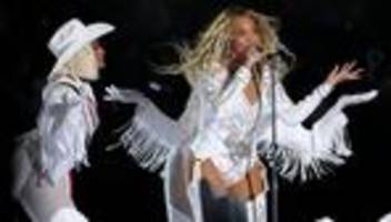 leute: beyoncé bekommt emmy für kostüme bei nfl-halbzeitshow