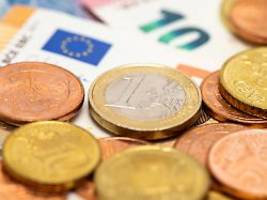 Einkommensvorteil bei Vollzeit: Studie: Mindestlohn bringt Hunderte Euro mehr als Bürgergeld