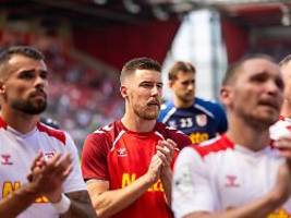 Gegenspieler schwer verletzt: Drittliga-Kapitän nach brutalem Foul für vier Spiele gesperrt
