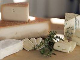 Riesiger Weichkäse-Rückruf: Zwei Tote und viele Erkrankte nach Listerien-Ausbruch in Frankreich