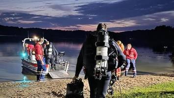78-Jährige rutscht vom Stand-up-Paddel und versinkt im Mözener See