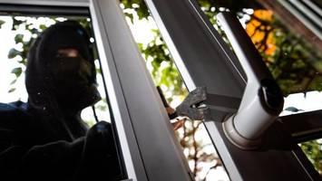 Schon wieder: Einbrecher werden entdeckt und flüchten