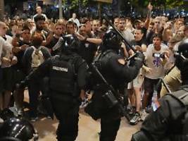 Einen Bürgerkrieg verhindern: Proteste gegen Vucic-Regierung in Serbien eskalieren