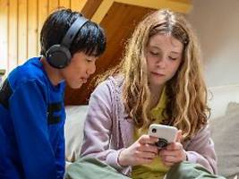 Fragwürdige Freiheit in Handbuch: KI-Chatbot von Meta durfte mit Kindern flirten