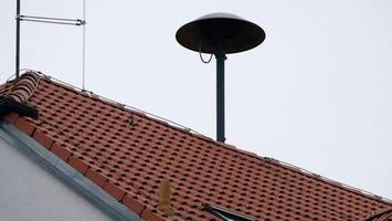 zum heulen: im kreis segeberg vergammeln uralt-sirenen auf dächern