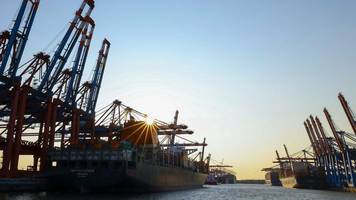 Hamburger Hafenkonzern: Logistiksparte des Hamburger Hafenkonzerns HHLA legt zu