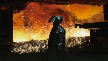 Industrie: Thyssenkrupp senkt Umsatzprognose und dampft Investitionspläne ein