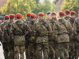 Aufforderung an Pistorius: Verband bemängelt Masse an Verwaltungssoldaten bei der Bundeswehr