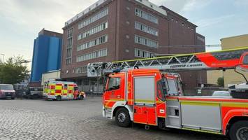 Großbrand bei Kölln Flocken: Feuerwehr löscht fast 23 Stunden