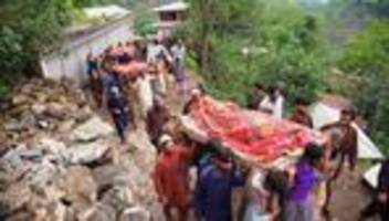 monsun: mehr als 300 tote nach sturzfluten in pakistan