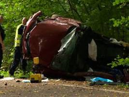 16-Jähriger am Steuer: Vier junge Menschen sterben bei Autounfall in NRW