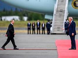 Planung? Ab in den Papierkorb: Das sind die seltsamen Momente des Alaska-Gipfels