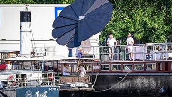 Strom autark: Verein installiert Solarblume auf Schiffdach