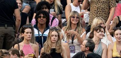 Tokio Hotel: Jubiläumskonzert in Berlin mit Feuerwerk und Heidi Klum
