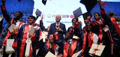 Türkei - Skandal um gefälschte Uniabschlüsse: Dr. Dr. Dr. Dipl.Ing. – auf Bestellung