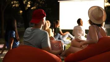 Kostenloses Mini-Kino unter freiem Himmel mitten in Hamburg