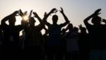 musik-festival: entspanntes sommerfeeling beim highfield-festival