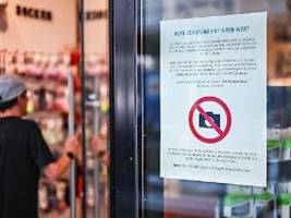 Verband gibt sich entspannt: Jeder Dritte hat nach Beratung im Laden schon einmal online gekauft