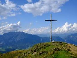 Wie Unfällen vorbeugen?: Sicheres Wandern: Apps sind Fluch und Segen zugleich