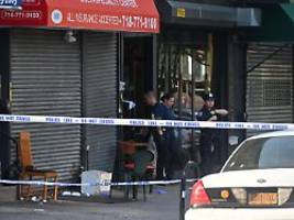 wohl mehrere täter flüchtig: mindestens drei menschen sterben bei schüssen in new york