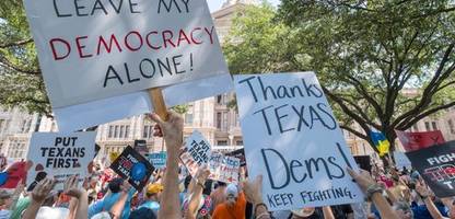 Texas: Demonstrationen in 300 US-Städten gegen Wahlkreisreform – und Donald Trump