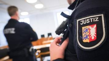 „Mit einem Löffel umbringen“: 64-Jähriger nach Gewaltserie vor Gericht