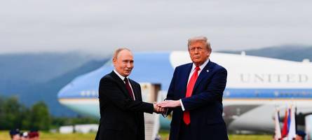 Wladimir Putin ist ein gesuchter Kriegsverbrecher – von Donald Trump bekommt er Applaus